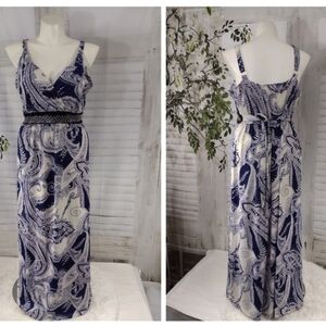 Studio West Elegant Paisley Maxi Dress in Blue and White